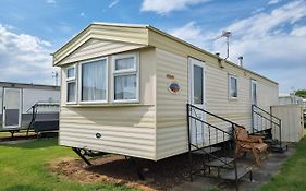 Caravan Holiday Home Happy Days South 17